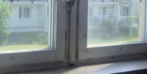 Stan budynku SP 33 w Olsztynie woła o pomstę do nieba. Radny Andrasz nagłośnił sprawę i... oberwał [ZDJĘCIA]