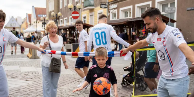 Constract wyszedł w miasto. Futsal zagościł na olsztyńskiej starówce [ZDJĘCIA, WIDEO]