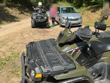 Mąż zgubił żonę podczas grzybobrania. Pomogli policjanci na quadach