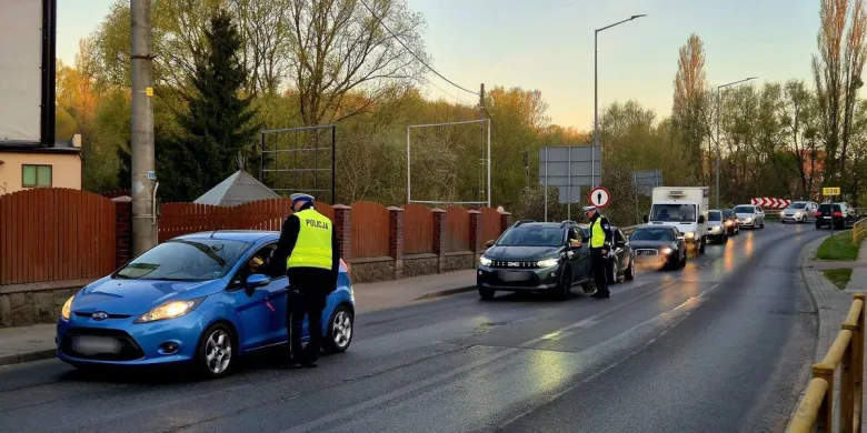 Fiatem i Fordem po alkoholu ulicami Barczewa. 59-latka i 53-latek odpowiedzą przed sądem