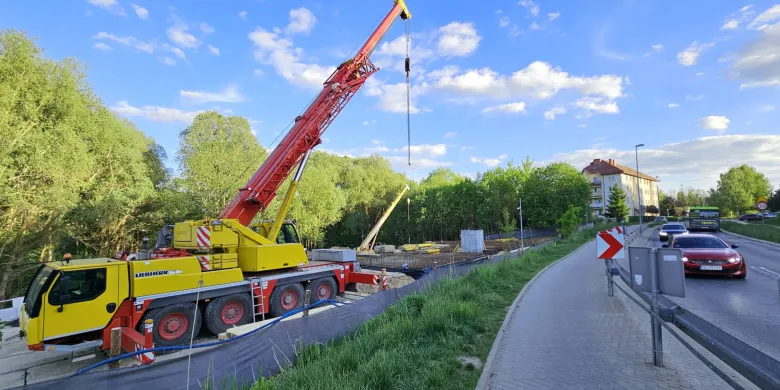 Co powstaje przy ul. Bartąskiej? „To przestrzeń tworzona z myślą o wymagających klientach” [ZDJĘCIA]