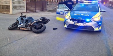 Artykuł: Jechał zygzakiem i liczył, że „jakoś to będzie”. 73-letniego motocyklistę zauważył policjant po służbie