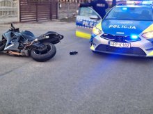 Jechał zygzakiem i liczył, że „jakoś to będzie”. 73-letniego motocyklistę zauważył policjant po służbie