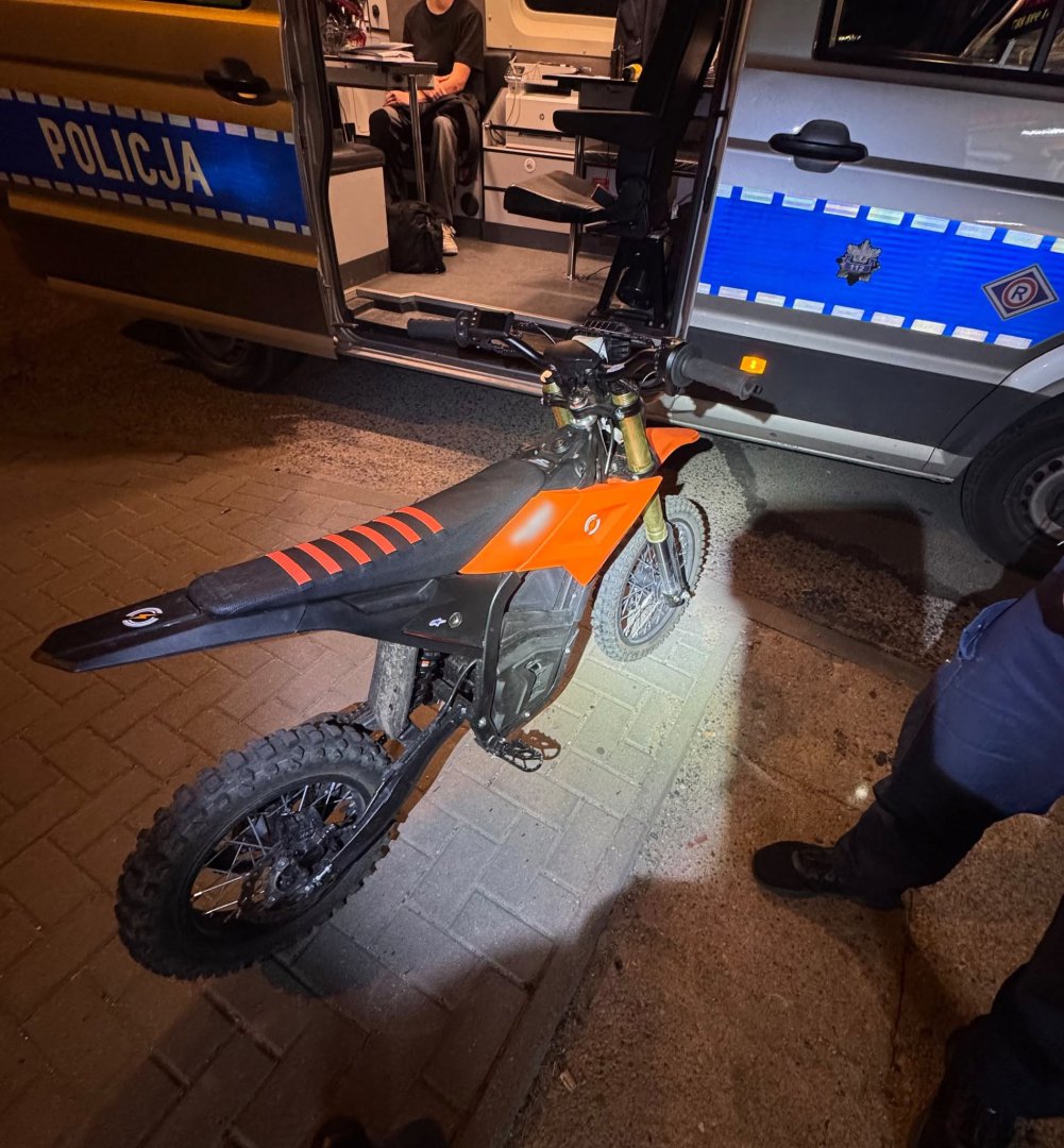 17-latek hasał motorowerem po Olsztynie bez uprawnień. Ojciec ukarany mandatem w wysokości 1 tys. zł