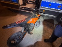 17-latek hasał motorowerem po Olsztynie bez uprawnień. Ojciec ukarany mandatem w wysokości 1 tys. zł