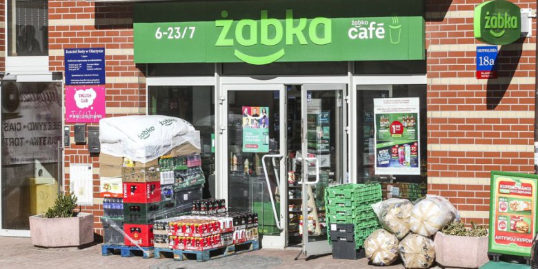 Artykuł: Sieć sklepów Żabka trafi pod kontrolę zagranicznego giganta. Co to oznacza dla klientów i franczyzobiorców?