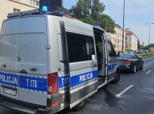 Kolizja na ul. Niepodległości w Olsztynie. W rozbitym Mercedesie znajdowała się ciężarna kobieta