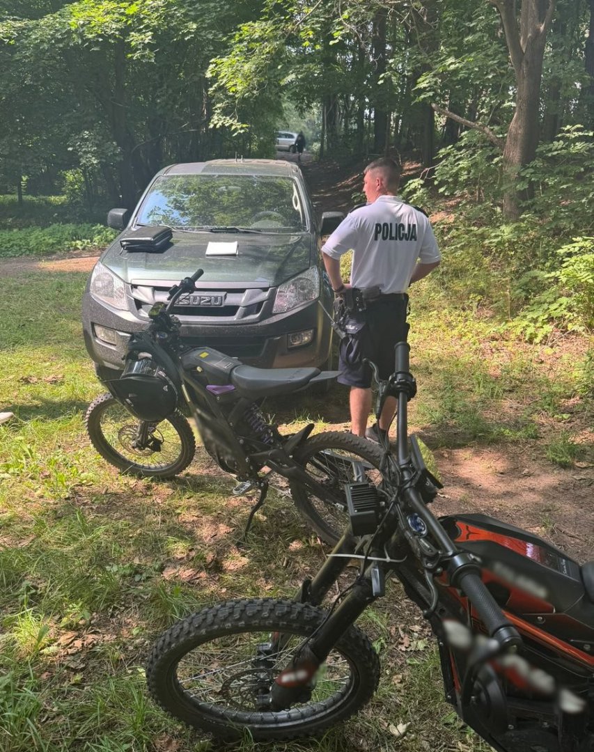 Gm. Gietrzwałd. 14-latkowie bez uprawnień kierowali motorowerami. Rodzice dostali mandaty, sprawa trafi do sądu