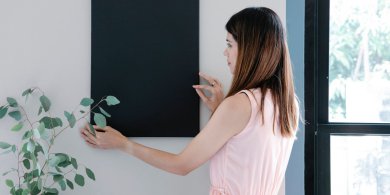 Artykuł: Jak powiesić tablicę bez niszczenia ściany