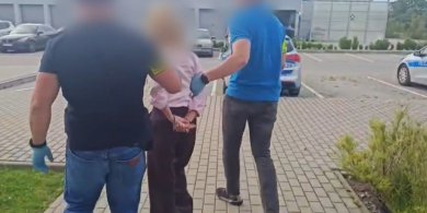Artykuł: Klienci zaufali 50-latce, a ona przywłaszczyła setki tys. zł? 13 zarzutów dla pracownicy jednego z banków