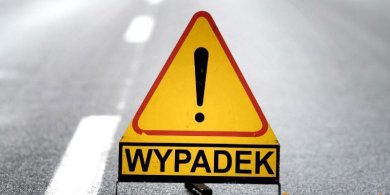 Artykuł: Dwie kierujące jednośladami ranne w wypadkach pod Olsztynem. Motocyklistkę zabrał śmigłowiec LPR