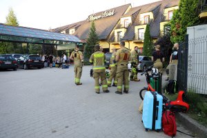 Ewakuacja 235 osób z obiektu noclegowego "Manor Hotel" na olsztyńskich Redykajnach. Usunęła się ściana [ZDJĘCIA, WIDEO]