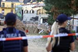 Ewakuacja 235 osób z obiektu noclegowego "Manor Hotel" na olsztyńskich Redykajnach. Usunęła się ściana [ZDJĘCIA, WIDEO]