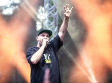 Dwie legendy polskiego rapu w Olsztynie. O.S.T.R. i Eldo rozbujali publiczność [ZDJĘCIA, WIDEO]