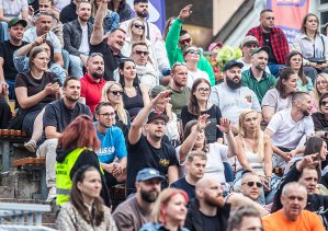 Dwie legendy polskiego rapu w Olsztynie. O.S.T.R. i Eldo rozbujali publiczność [ZDJĘCIA, WIDEO]