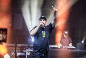 Dwie legendy polskiego rapu w Olsztynie. O.S.T.R. i Eldo rozbujali publiczność [ZDJĘCIA, WIDEO]