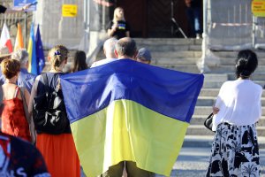 Hejt wobec Ukraińców narasta? Olsztyn odpowiada manifestacją. „To się nazywa rasizm” [ZDJĘCIA, WIDEO]