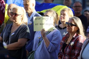 Hejt wobec Ukraińców narasta? Olsztyn odpowiada manifestacją. „To się nazywa rasizm” [ZDJĘCIA, WIDEO]