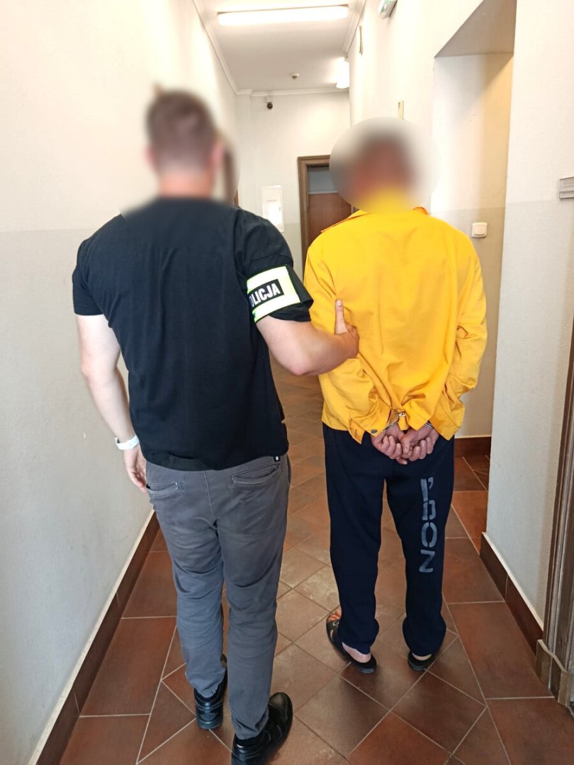Rozbił butelkę na głowie znajomego i chwycił za kolejną. Brutalny atak w Dobrym Mieście