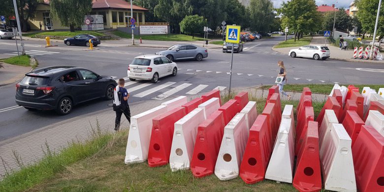Artykuł: „Genialny i nowatorski pomysł”. Internauta uderza w organizację ruchu na os. Generałów, prezydent odpowiada