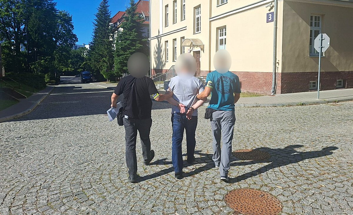 Olsztyn. Tymczasowe aresztowanie podejrzanego o udział w oszustwie "na inwestycje"