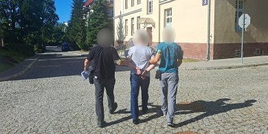 Artykuł: Olsztyn. Tymczasowe aresztowanie podejrzanego o udział w oszustwie "na inwestycje"