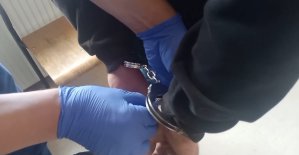 Barczewo. Chciał „pożyczyć” pieniądze. Po odmowie pobił mężczyznę i zabrał mu gotówkę. 43-trafił za kraty