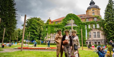 Artykuł: Sierpniowy wieczór w Łężanach