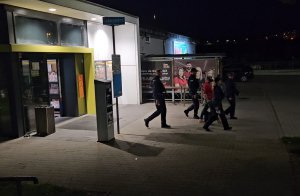Olsztyn. Jednego dnia 41-latka okradła dwie Biedronki. Brała alkohol i kabanosy