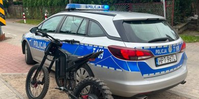 Artykuł: Gmina Dywity. Kupili 15-latkowi motorower, którym nie mógł legalnie jeździć. Rodzice z mandatem
