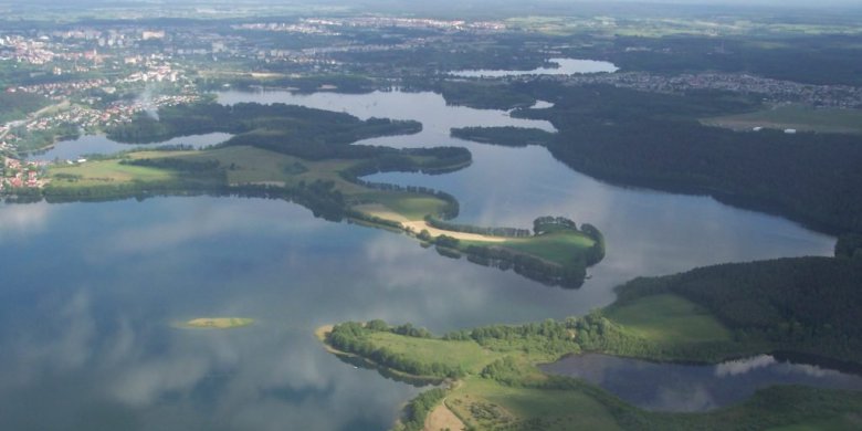 Artykuł: Wiosną nie wyszło. Teraz bon turystyczny wraca pod nową nazwą. Czy jesienny start obędzie się bez wpadki?