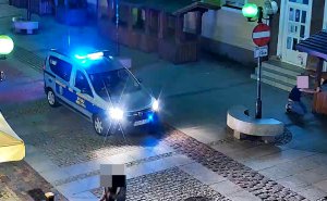 Nocna przepychanka na olsztyńskiej starówce przerodziła się w bójkę. Prowokator skończył "na dołku"