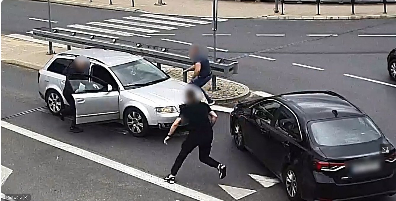 Olsztyn. Wywiadowcy w akcji; dynamiczne zatrzymanie podejrzanego o udział w rozboju [WIDEO]