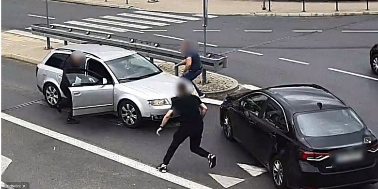 Artykuł: Olsztyn. Wywiadowcy w akcji; dynamiczne zatrzymanie podejrzanego o udział w rozboju [WIDEO]