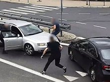 Olsztyn. Wywiadowcy w akcji; dynamiczne zatrzymanie podejrzanego o udział w rozboju [WIDEO]