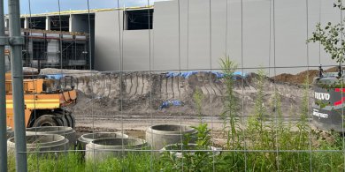 Artykuł: Olsztynek. Burmistrz nakazał usunięcie odpadów, a szkodliwe pyły nadal trują ludzi