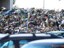 Blisko 200 ton tekstyliów w 8 miesięcy, a stare ubrania lądują na chodnikach. W Olsztynie brakuje kontenerów?