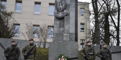 Artykuł: W południe zawyją syreny. Region upamiętni 87. rocznicę wybuchu II wojny światowej