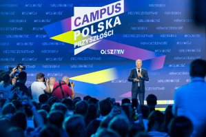 (*) Campus Polska Przyszłości 2026. Czarzasty przeprasza, Tusk się tłumaczy, samorządy wydają pieniądze