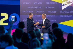 (*) Campus Polska Przyszłości 2026. Czarzasty przeprasza, Tusk się tłumaczy, samorządy wydają pieniądze