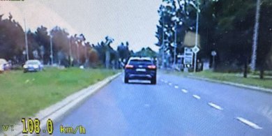 Artykuł: Pędził Sielską 108 km/h. 19-letni amator szybkiej jazdy stracił prawo jazdy