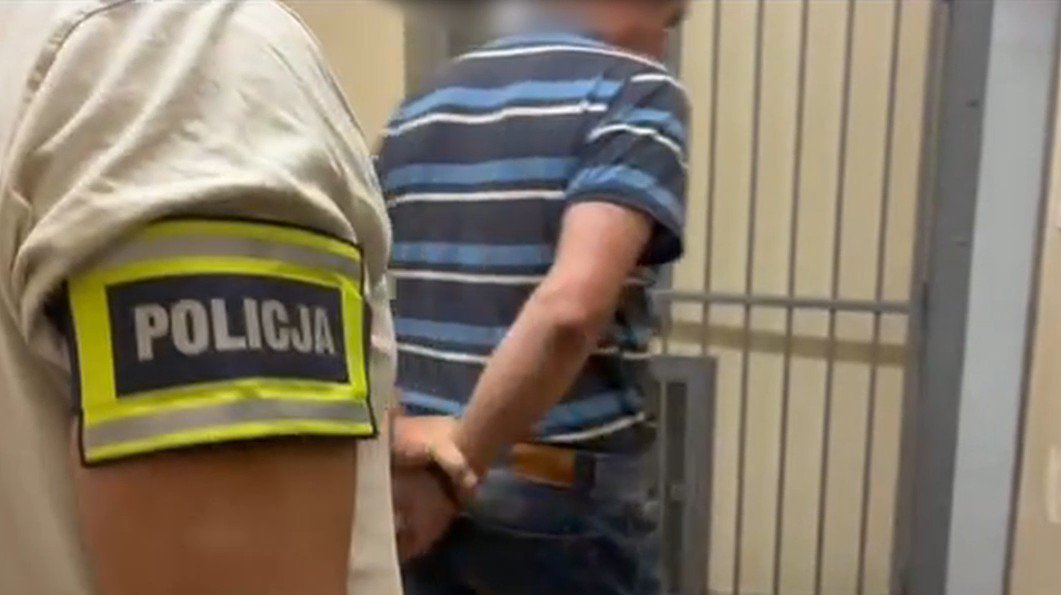 Olsztyn. Nie zapłacił za zakupy, zaatakował ochroniarza i uciekł. 43-latkowi grozi do 10 lat więzienia