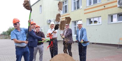 Artykuł: Powiat olsztyński rozbuduje ośrodek w Kruzach. Powstanie nowoczesne skrzydło dydaktyczno-rehabilitacyjne