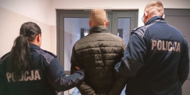Artykuł: Gm. Dobre Miasto. Miał zakaz zbliżania się do kobiety. Złamał go i znów jej groził. 22-latek trafił do aresztu