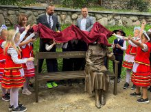 Maria Zientara-Malewska ma swoją ławeczkę w sercu Olsztyna. „Jej dziedzictwo jest aktualne”