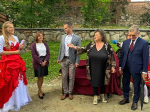Maria Zientara-Malewska ma swoją ławeczkę w sercu Olsztyna. „Jej dziedzictwo jest aktualne”