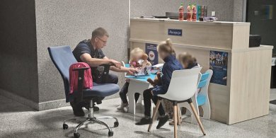 Artykuł: Kompletnie pijana matka opiekowała się trzema małymi córkami. 40-latka miała blisko 2,5 promila