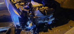 Chciał wypróbować nowe Audi. 21-latek rozbił auto przy "Samotniaku", a przy okazji przewrócił latarnię