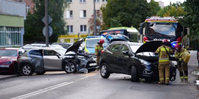 Artykuł: Zderzenie trzech aut na ul. Jagiellońskiej. Droga całkowicie zablokowana
