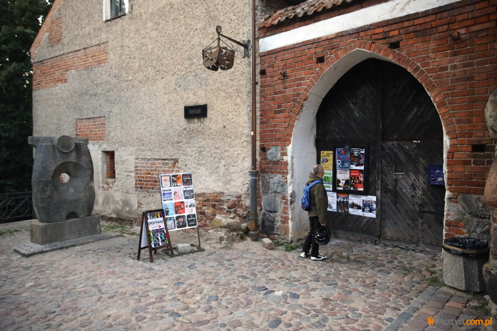 Galeria Sowa opuściła zamek w Olsztynie. Teraz zaprasza na koncerty w różnych częściach miasta